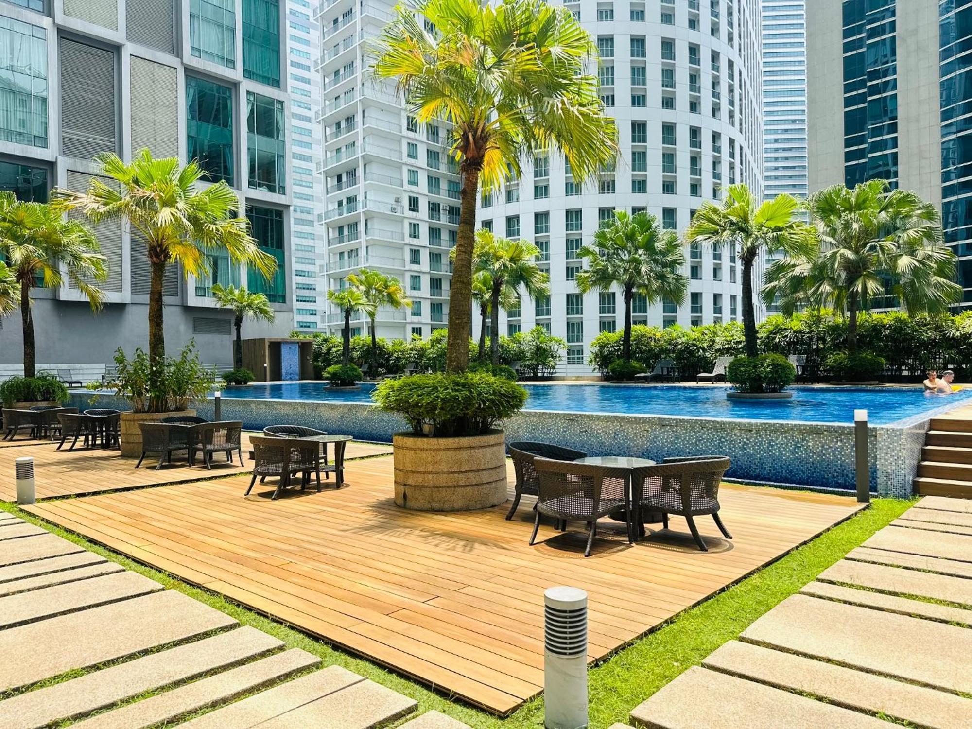 Soho Suites Klcc By Comfort Suites Куала-Лумпур Экстерьер фото