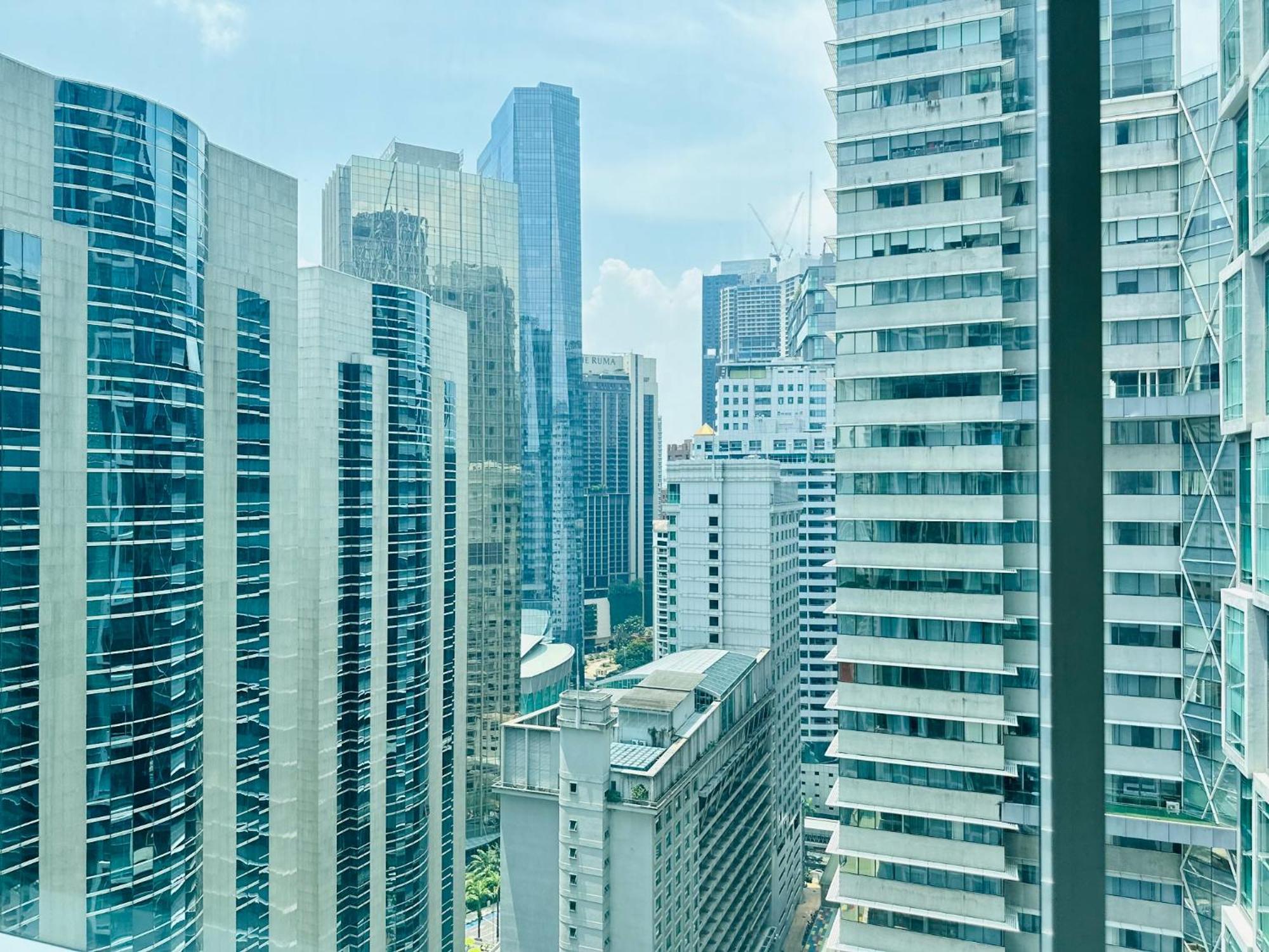 Soho Suites Klcc By Comfort Suites Куала-Лумпур Экстерьер фото