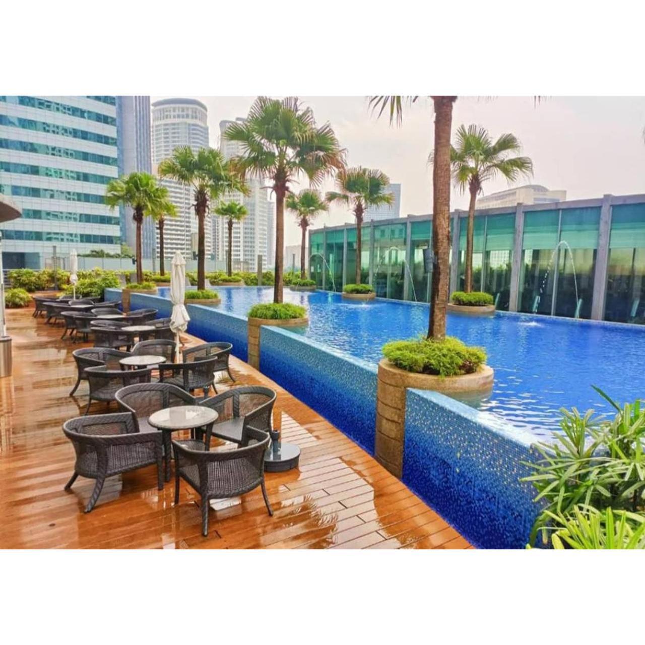 Soho Suites Klcc By Comfort Suites Куала-Лумпур Экстерьер фото