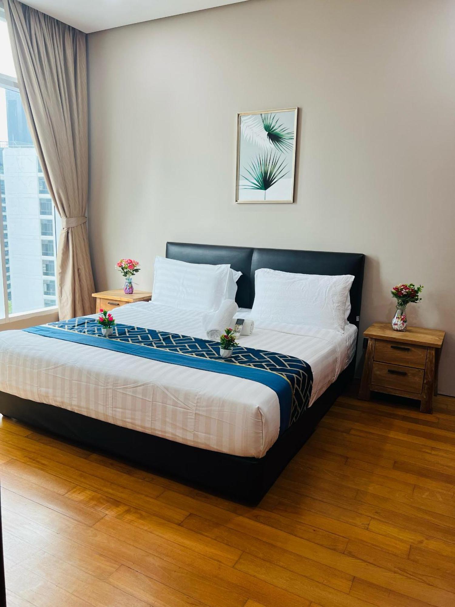 Soho Suites Klcc By Comfort Suites Куала-Лумпур Экстерьер фото