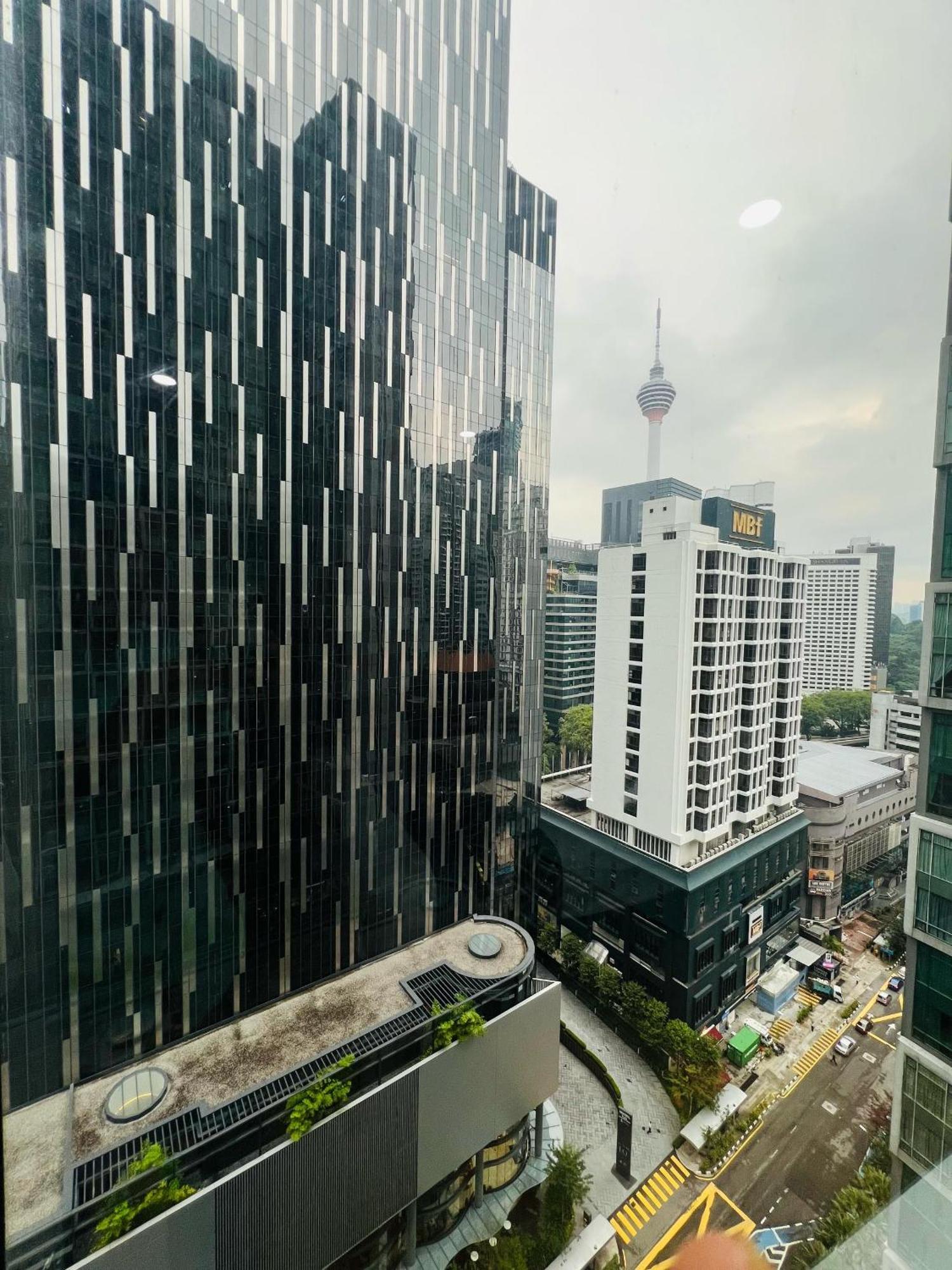Soho Suites Klcc By Comfort Suites Куала-Лумпур Экстерьер фото