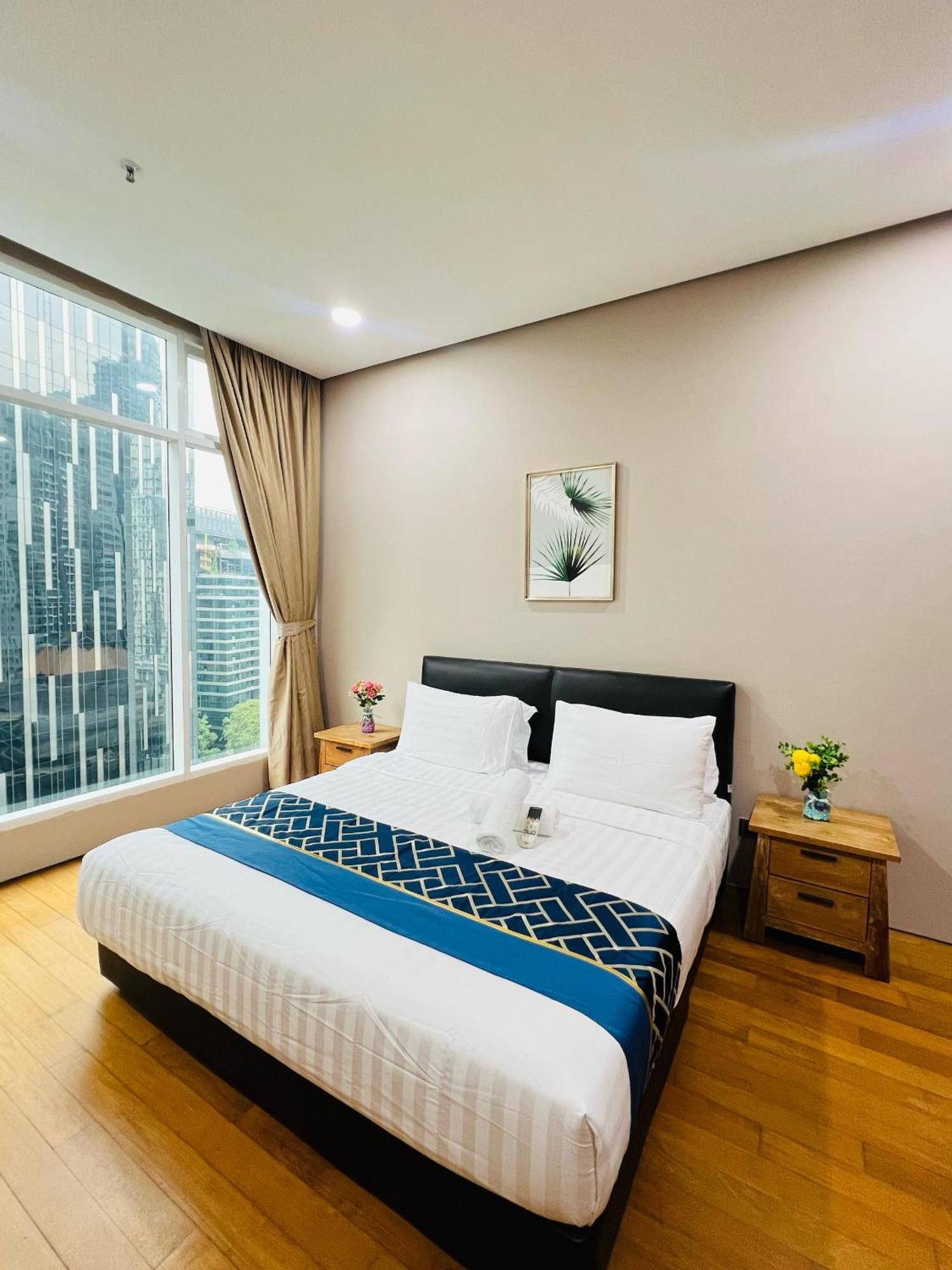 Soho Suites Klcc By Comfort Suites Куала-Лумпур Экстерьер фото