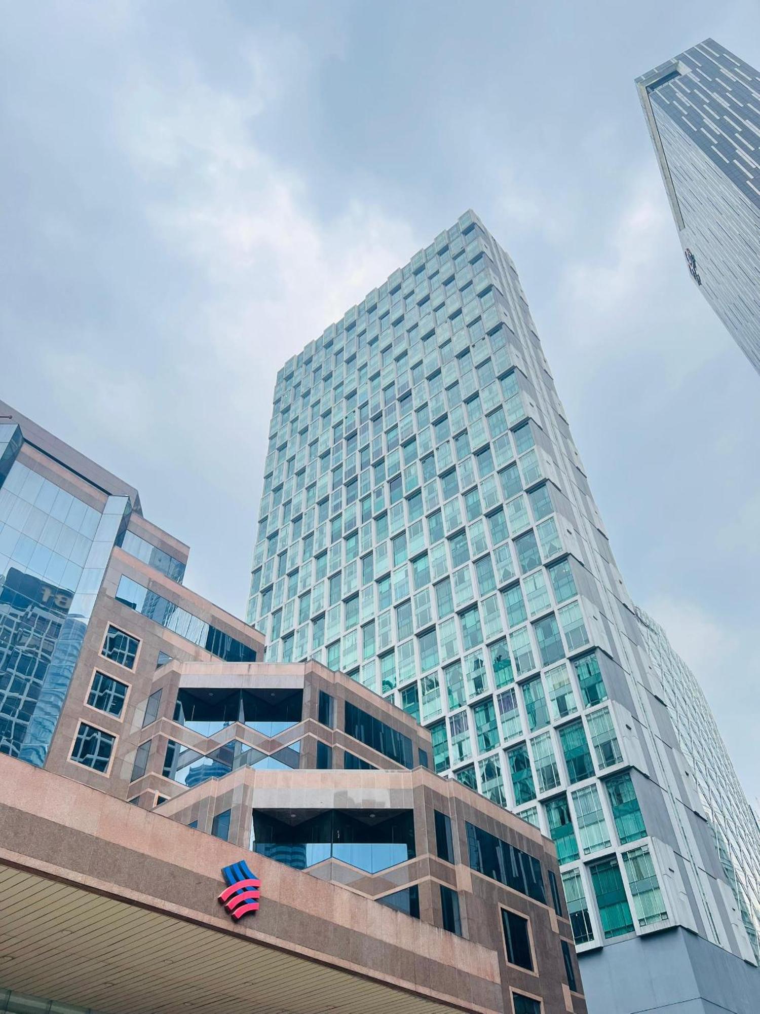 Soho Suites Klcc By Comfort Suites Куала-Лумпур Экстерьер фото