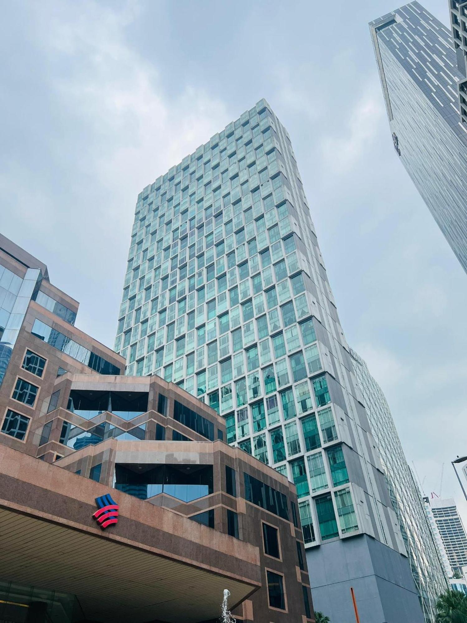 Soho Suites Klcc By Comfort Suites Куала-Лумпур Экстерьер фото